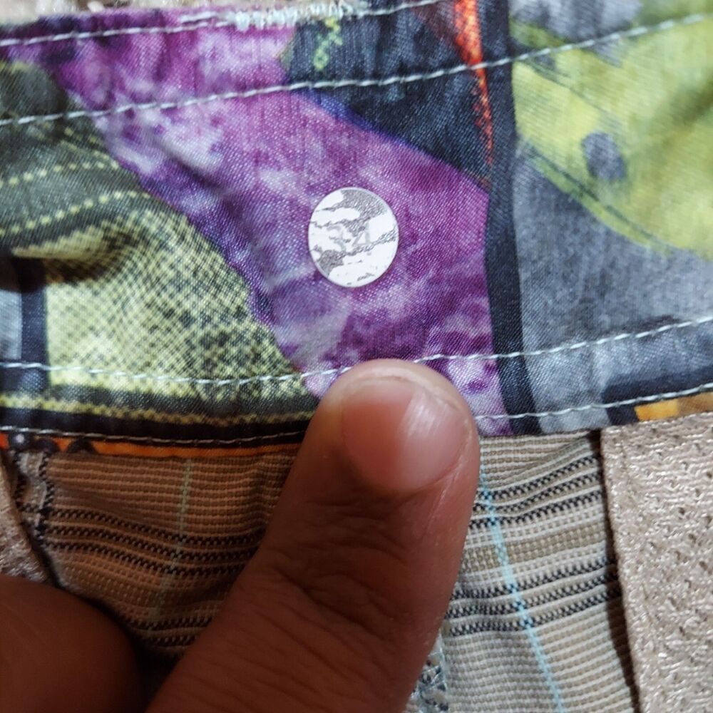 Lululemon Athletica Plaid Shorts Men’s Size 34 Beige/Gray Golf Hiking - Picture 5 of 10